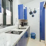 Bright Duplex W/ Terrace Apartment *